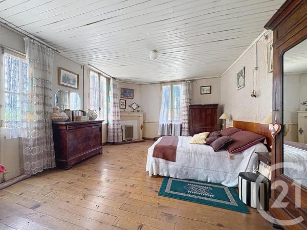 Maison à vendre  8 pièces - 234,70 m 2   MONTPON MENESTEROL  - 24