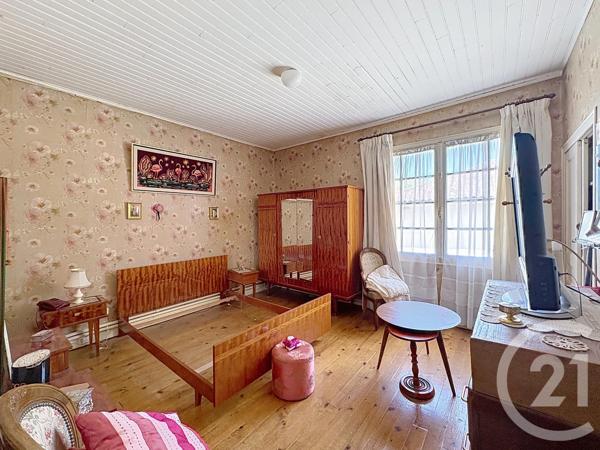 Maison à vendre  8 pièces - 234,70 m 2   MONTPON MENESTEROL  - 24