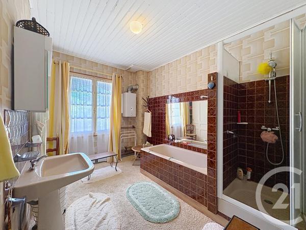 Maison à vendre  8 pièces - 234,70 m 2   MONTPON MENESTEROL  - 24