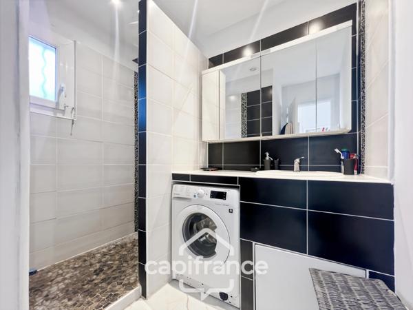 Appartement à vendre 2 pièces LE LAVANDOU (83)