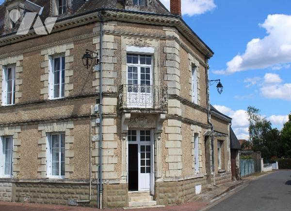 Maison de  ville, ancien hôtel.