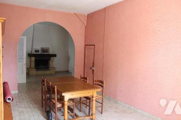 Maison de  ville, ancien hôtel.