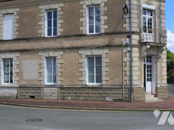 Maison de  ville, ancien hôtel.