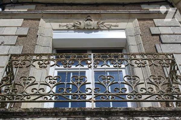 Maison de  ville, ancien hôtel.