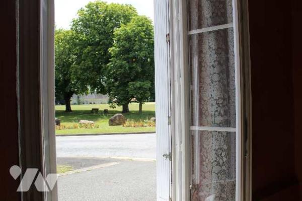 Maison de  ville, ancien hôtel.