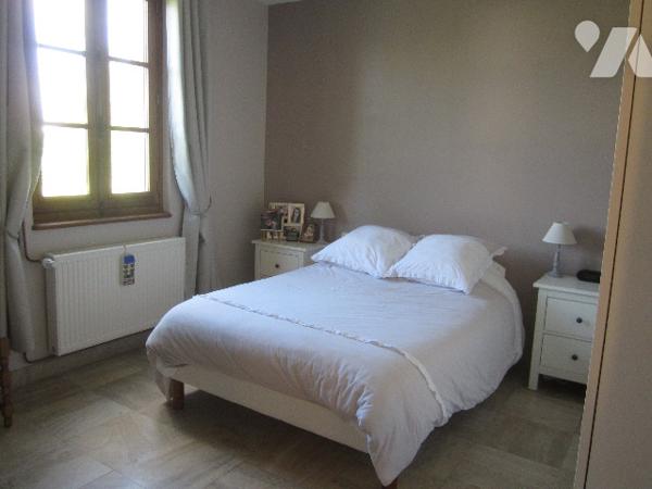 Maison individuelle de 136 m2, 2 ch, greniers aménageable de 68 m2.