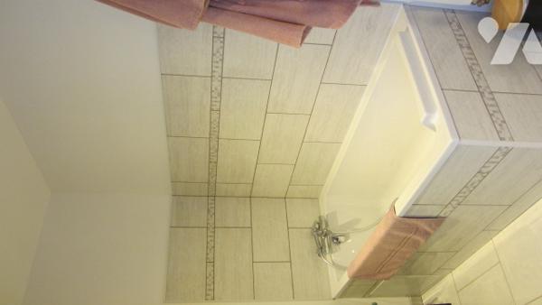 Maison individuelle de 136 m2, 2 ch, greniers aménageable de 68 m2.