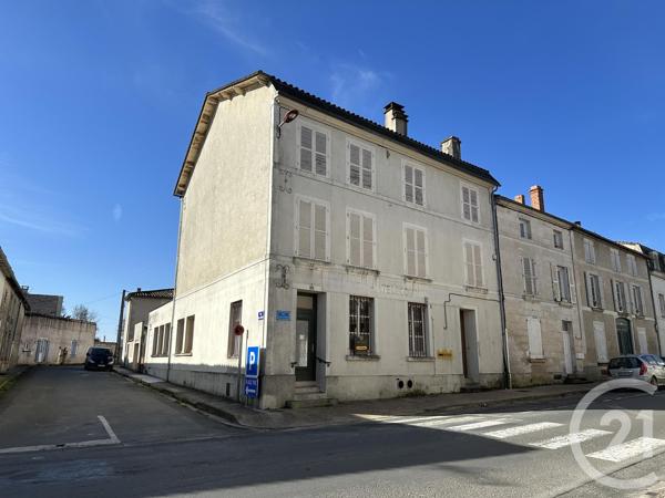 Maison à vendre  11 pièces - 200 m 2   LEZAY  - 79