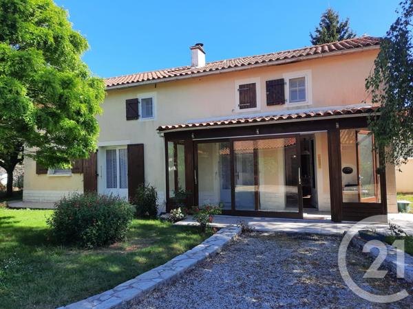 Maison à vendre  11 pièces - 200 m 2   LEZAY  - 79