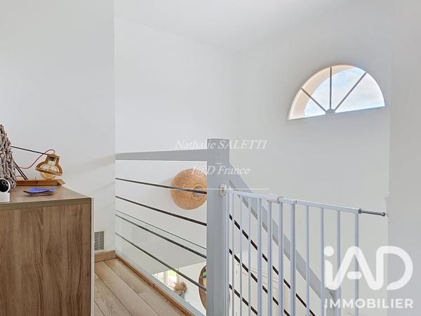 Maison à vendre 4 pièces 128 m² Saint-Hilaire-de-Lusignan