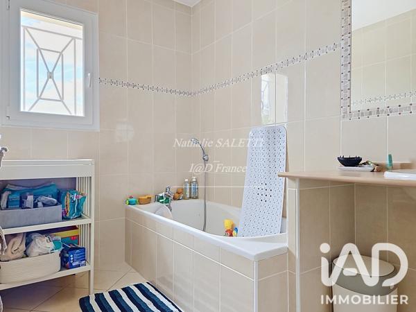 Maison à vendre 4 pièces 128 m² Saint-Hilaire-de-Lusignan