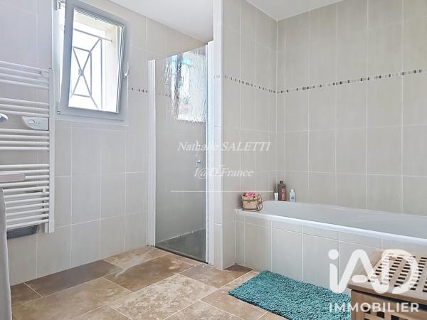 Maison à vendre 4 pièces 128 m² Saint-Hilaire-de-Lusignan