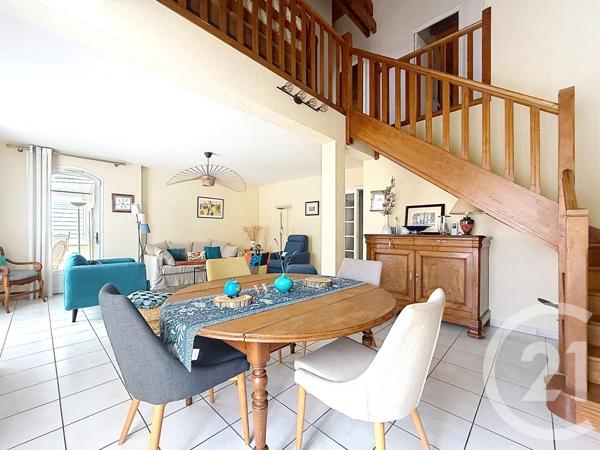 Maison à vendre  6 pièces - 140,20 m 2   GRADIGNAN  - 33