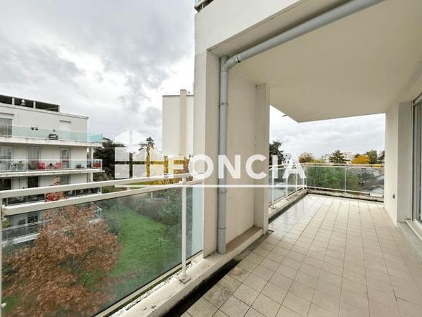 Location Appartement 3 pièces 68.3 m² - 4 RUE MARTIN BASSE Caluire Et Cuire 69300