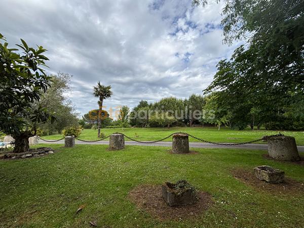 Vente
                Maison240 m² - 9 Pièces -
                    SAINT CIRICE (82340)