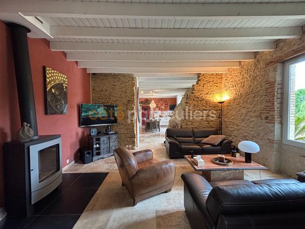 Vente
                Maison240 m² - 9 Pièces -
                    SAINT CIRICE (82340)