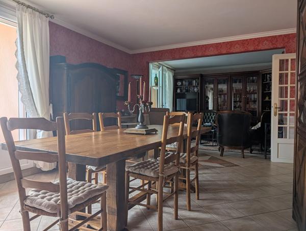 Appartement T6 de 131 m² avec balcon et double box Hyper-centre de Chartres