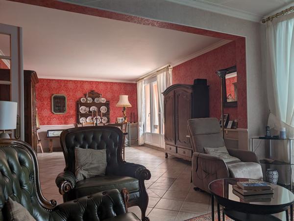 Appartement T6 de 131 m² avec balcon et double box Hyper-centre de Chartres