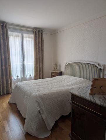 Appartement T6 de 131 m² avec balcon et double box Hyper-centre de Chartres