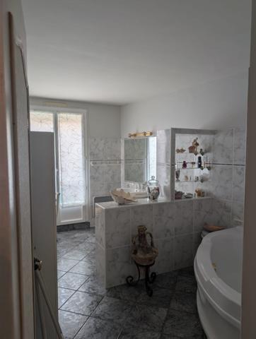 Appartement T6 de 131 m² avec balcon et double box Hyper-centre de Chartres