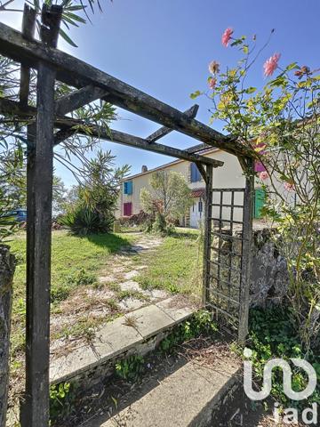 Maison à vendre 7 pièces 263 m² Beaumarchés