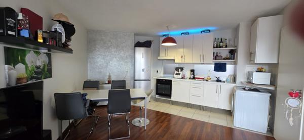 Holtzheim 2 pièces avec terrasse, garage et parking