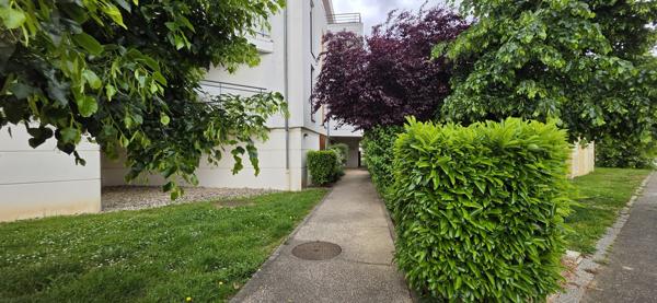 Holtzheim 2 pièces avec terrasse, garage et parking