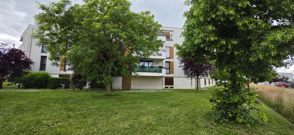Holtzheim 2 pièces avec terrasse, garage et parking