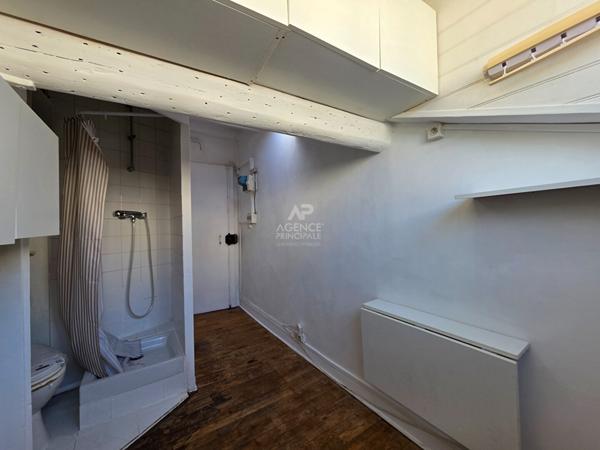 PARIS 18EME - STUDETTE - GUY MOQUET 95 000 € ** - Référence SB-6558