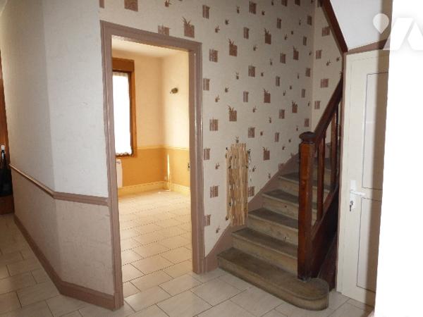 A 15 kms de VOUZIERS, Maison de 5 pièces principales avec garage et terrain de 631 m².