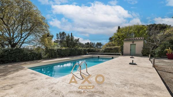 NÎMES – MAISON DE CARACTÈRE – 7 PIÈCES – 240 M² – MAZET – PISCINE – TERRAIN 2 600 M² – 795 000 €
