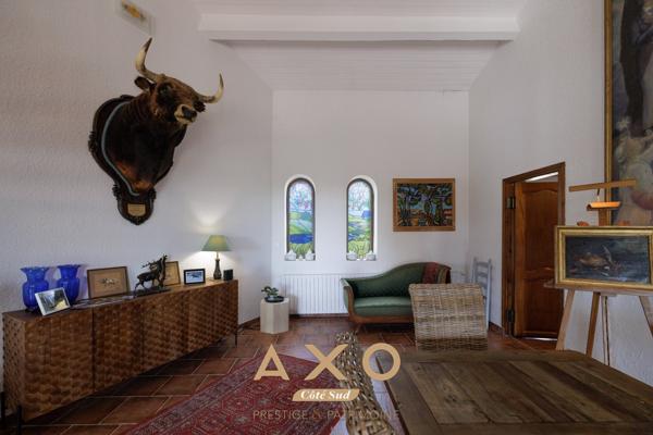 NÎMES – MAISON DE CARACTÈRE – 7 PIÈCES – 240 M² – MAZET – PISCINE – TERRAIN 2 600 M² – 795 000 €