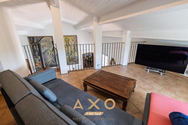 NÎMES – MAISON DE CARACTÈRE – 7 PIÈCES – 240 M² – MAZET – PISCINE – TERRAIN 2 600 M² – 795 000 €