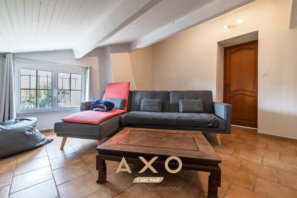 NÎMES – MAISON DE CARACTÈRE – 7 PIÈCES – 240 M² – MAZET – PISCINE – TERRAIN 2 600 M² – 795 000 €