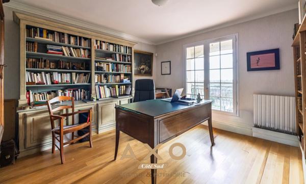 NÎMES – MAISON DE CARACTÈRE – 7 PIÈCES – 240 M² – MAZET – PISCINE – TERRAIN 2 600 M² – 795 000 €