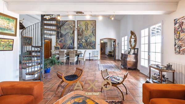 NÎMES – MAISON DE CARACTÈRE – 7 PIÈCES – 240 M² – MAZET – PISCINE – TERRAIN 2 600 M² – 795 000 €