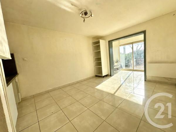 Appartement T2 à vendre  2 pièces - 27,70 m 2   SIX FOURS LES PLAGES  - 83