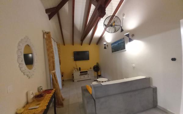 Appartement à louer    2 pièces •  Les Abymes