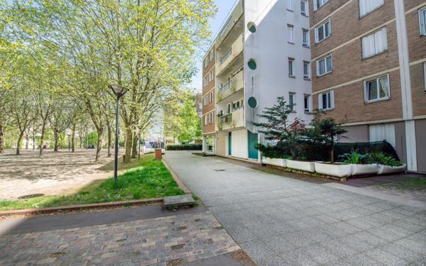 Appartement à vendre    4 pièces • 101,05 m2 Noisy-le-Grand