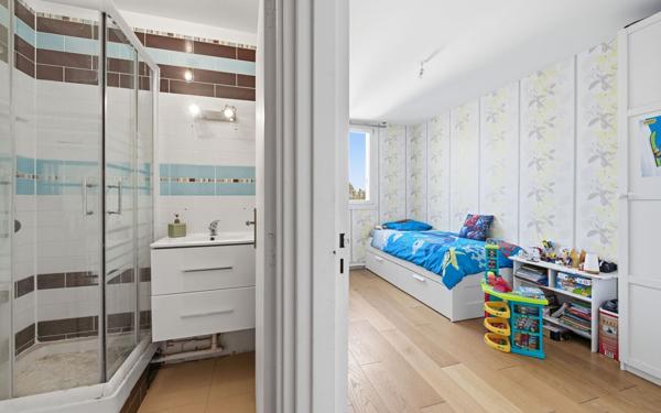 Appartement à vendre    4 pièces • 101,05 m2 Noisy-le-Grand