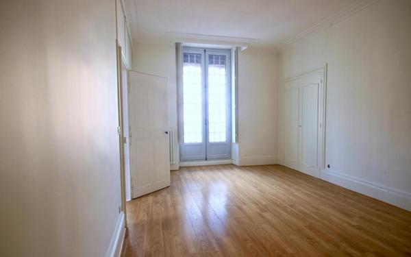 Appartement à vendre    5 pièces •  Romans-sur-Isère