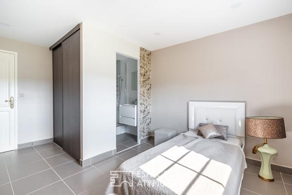 Maison rénovée avec beaux volumes