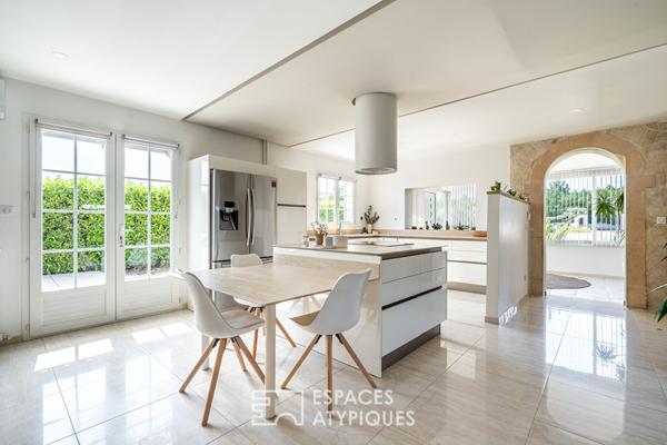 Maison rénovée avec beaux volumes