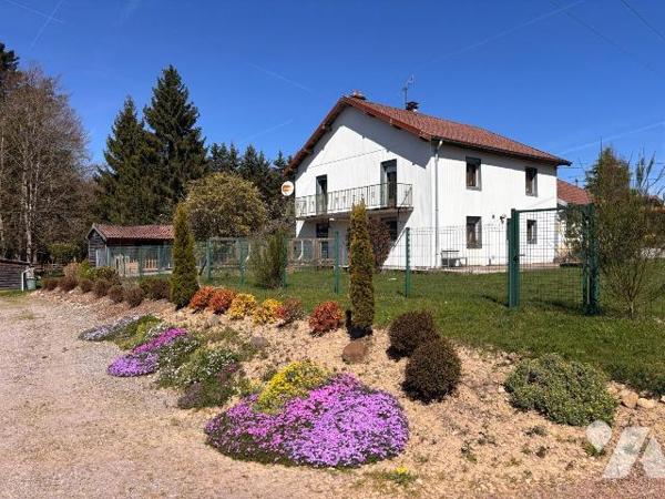 A VENDRE PROPRIETE FERME CHEVAUX EQUESTRE

Propriété / Ferme comprenant : 
- sous-sol : cave...