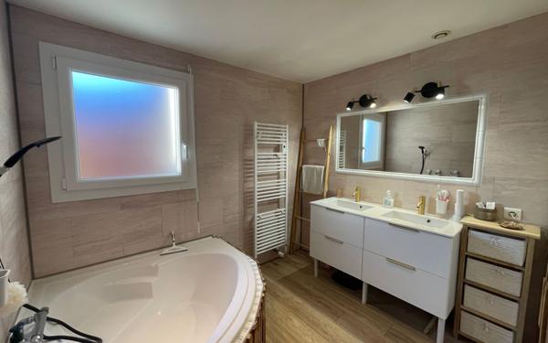 Maison à vendre    6 pièces • 140 m2 Romans-sur-Isère