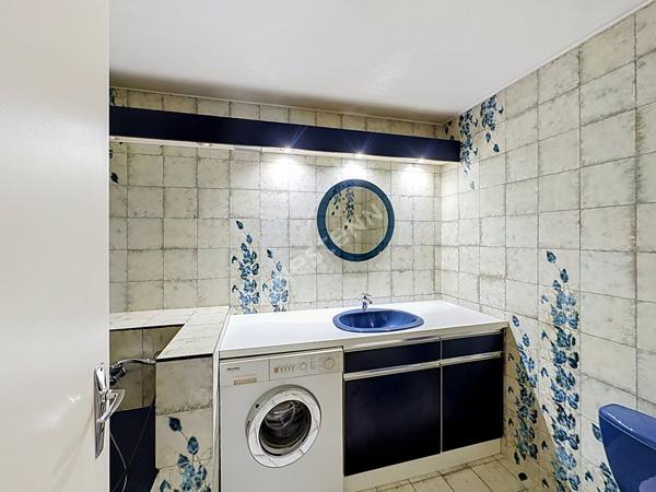 Maison ancienne à rénover avec charme et beaux volumes à Poitiers quartier Bugellerie