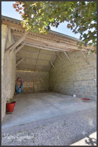 St seurin sur l'isle - Maison 150 m² + hangars sur 3800 m² de terrain