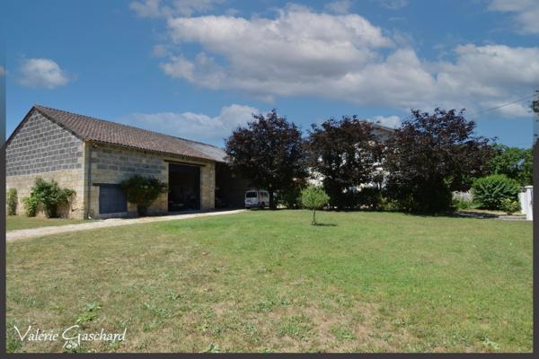 St seurin sur l'isle - Maison 150 m² + hangars sur 3800 m² de terrain
