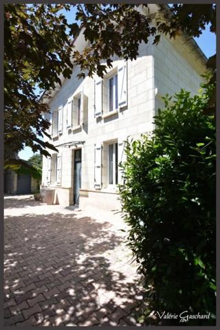 St seurin sur l'isle - Maison 150 m² + hangars sur 3800 m² de terrain