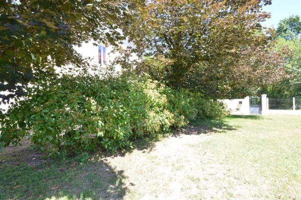 St seurin sur l'isle - Maison 150 m² + hangars sur 3800 m² de terrain